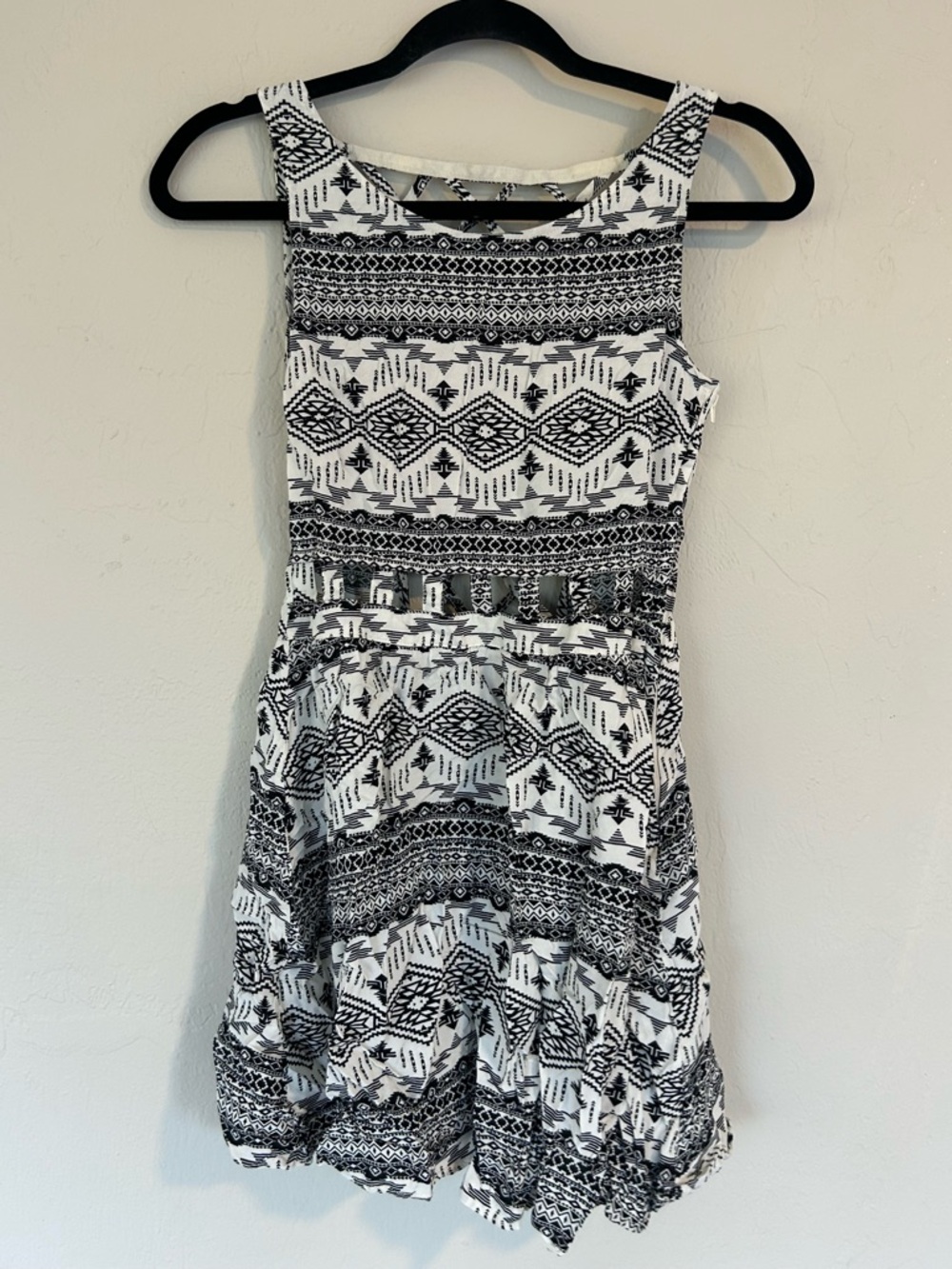 H&M Divided Women's Summer Dress Black & White Aztec Print Cut-Outs Size 8(1657)